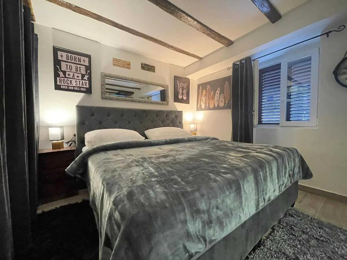 Tequila Apartments (Adults Only) 자다르